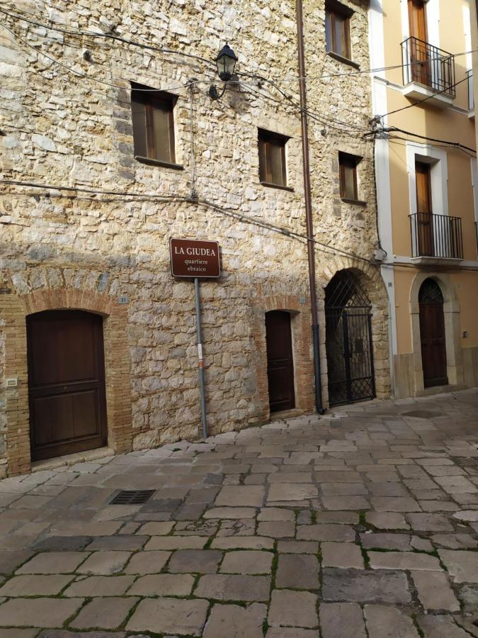 Casa Flora Fondi Centro Storico Exterior photo